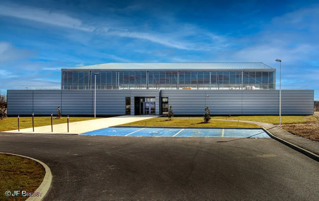 couverture en aluminium du gymnase