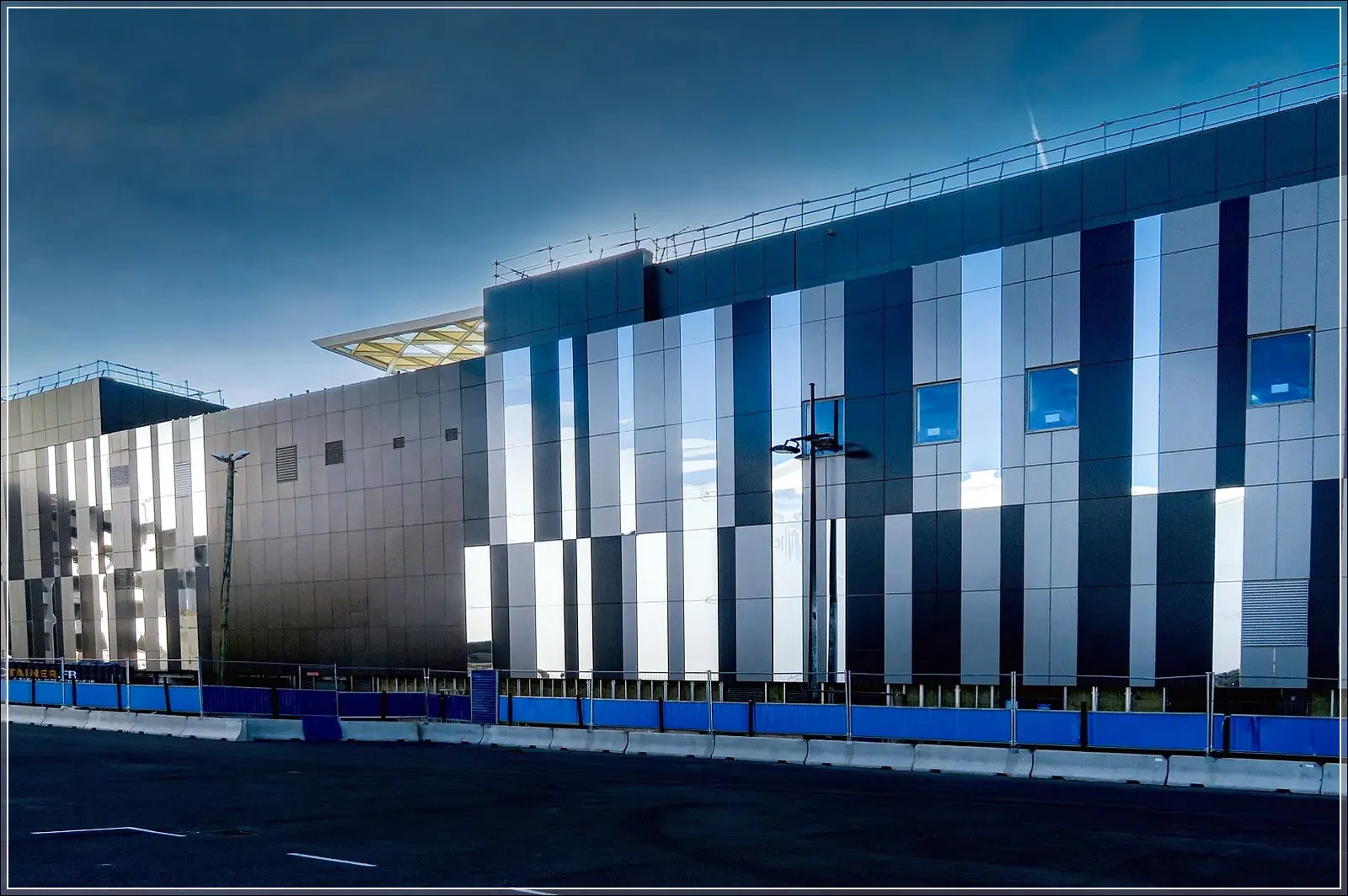 Couverture et bardage centre commercial du Prado Couverture et bardage centre commercial du Prado