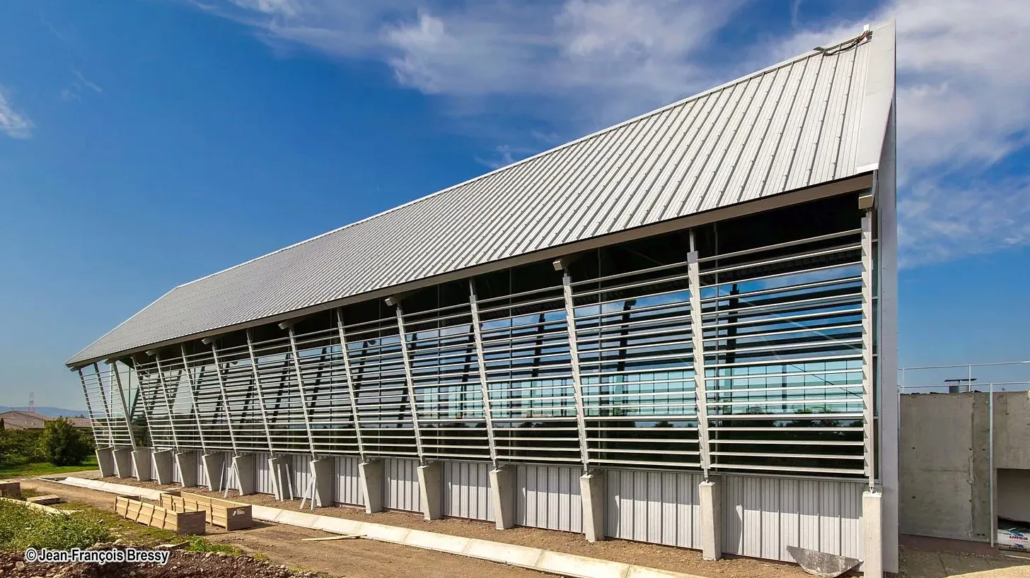 Bardage et Couverture en Aluminium du gymnase de Valence Bardage et Couverture en Aluminium du gymnase de Valence